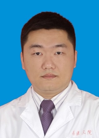 张彤 蓝底全身.jpg